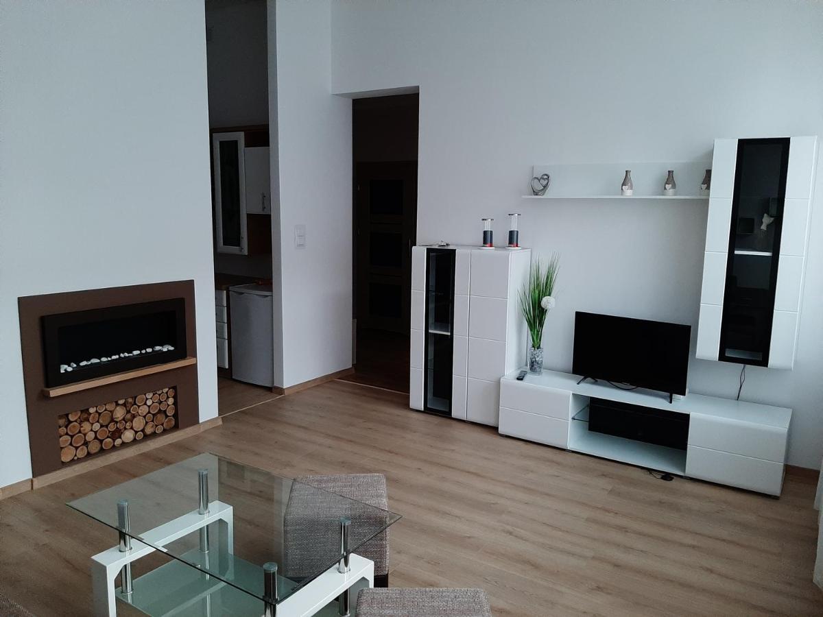 Apartament Nad Jeziorem Олецко Екстериор снимка
